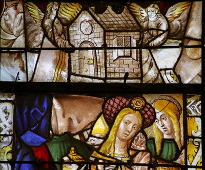 Fenster mit Darstellung von Maria Magdalena (fragmentarisch) und La Maison de Lorette, transportiert von Engeln von French School